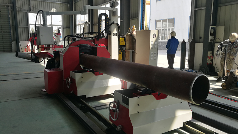 夹钳式管道自动焊机（普通型）(图1)